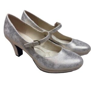Easy Street Alive 5 Mary Jane Heels 8N Gold Silver Metallic 3” Comfort Footbed